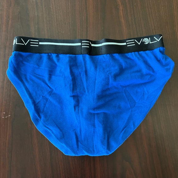 Volv - Picture 5 of 5